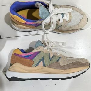 🚫SOLD Unisex new balance Free People edition. size men -8.5 /women 10